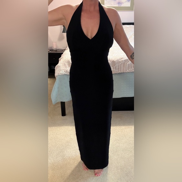 Form flattering, floor length, sexy halter dress. - Picture 9 of 13